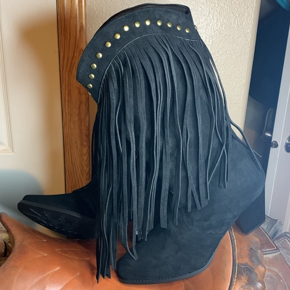 Unbranded Shoes - Western faux black suede fringed cowgirl boots NEW in package